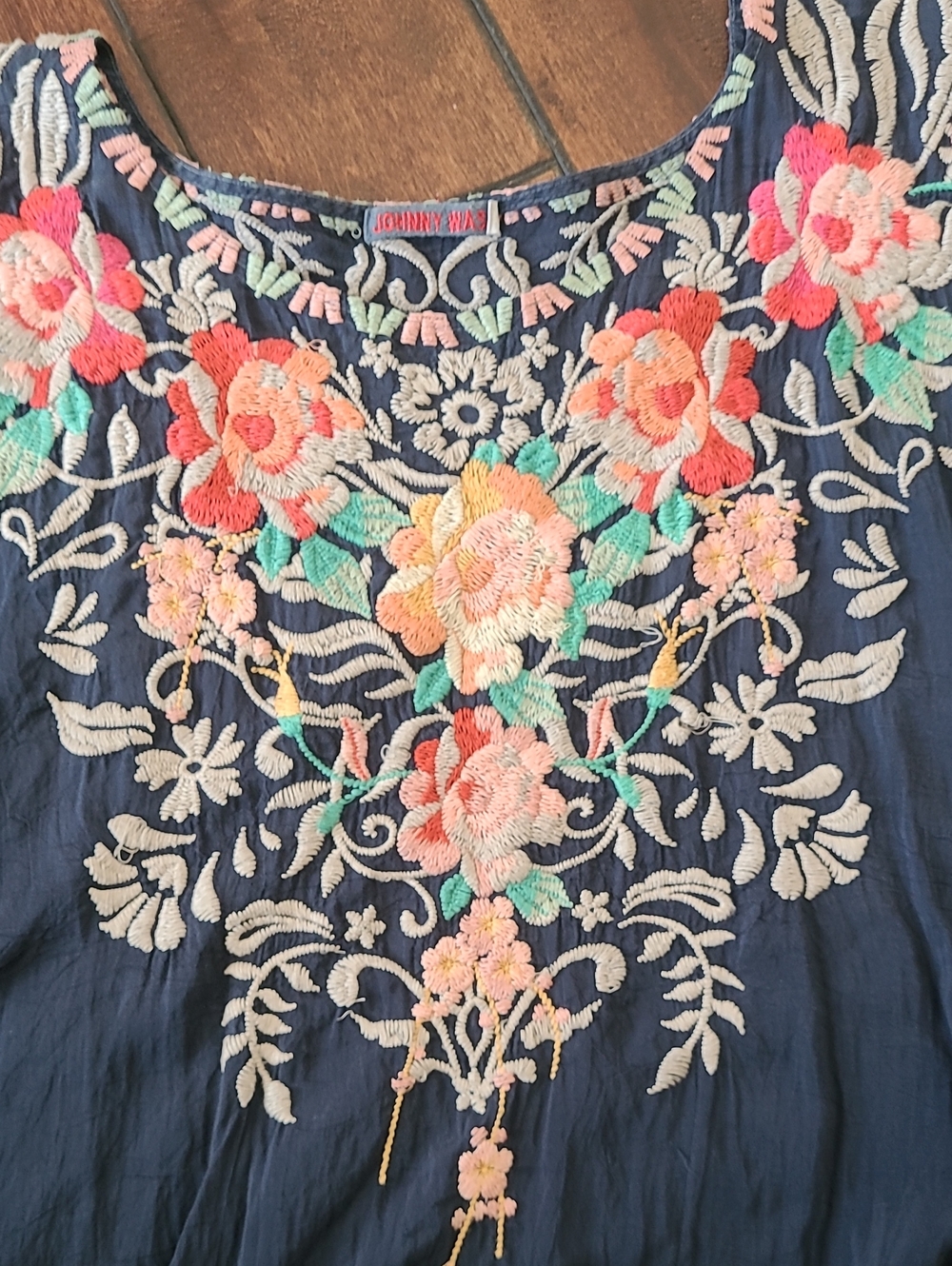 Johnny Was Embroidered Navy Floral Boho Top - Women Size M - Picture 6 of 10